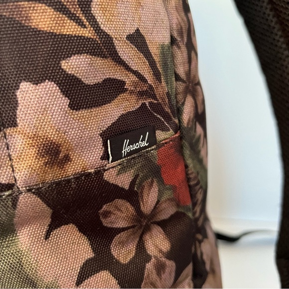 Herschel Backpack: Tropical Print - Picture 2 of 16
